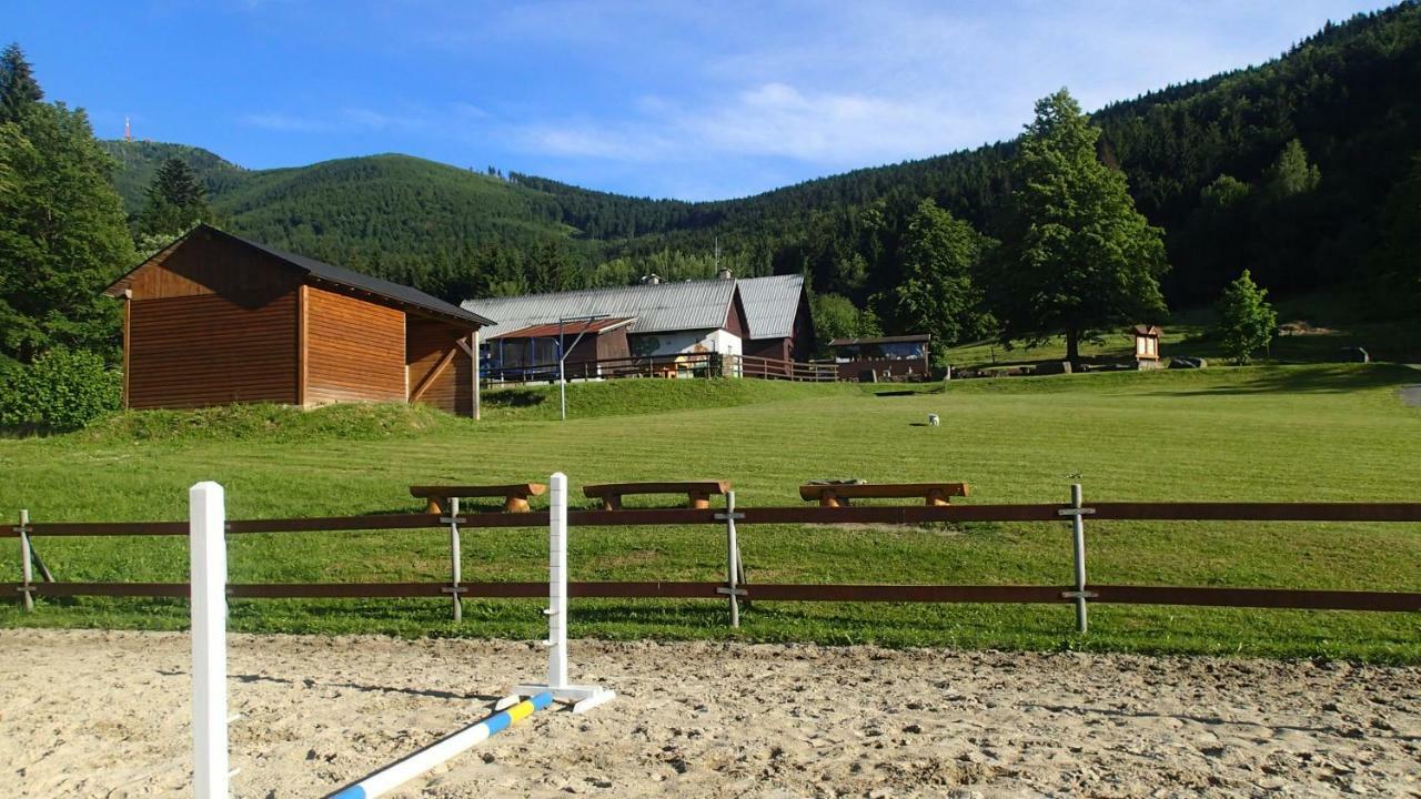 Jízdárna Malenovice Apartamento Malenovice  Exterior foto